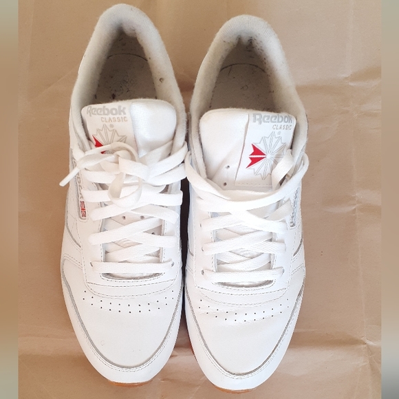 Reebok Classic - Picture 2 of 5